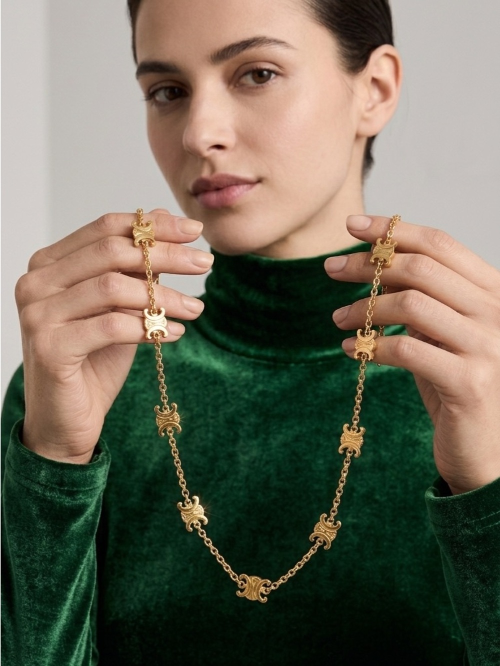 CELINE Triomphe Logo Necklace - Picture 4 of 4